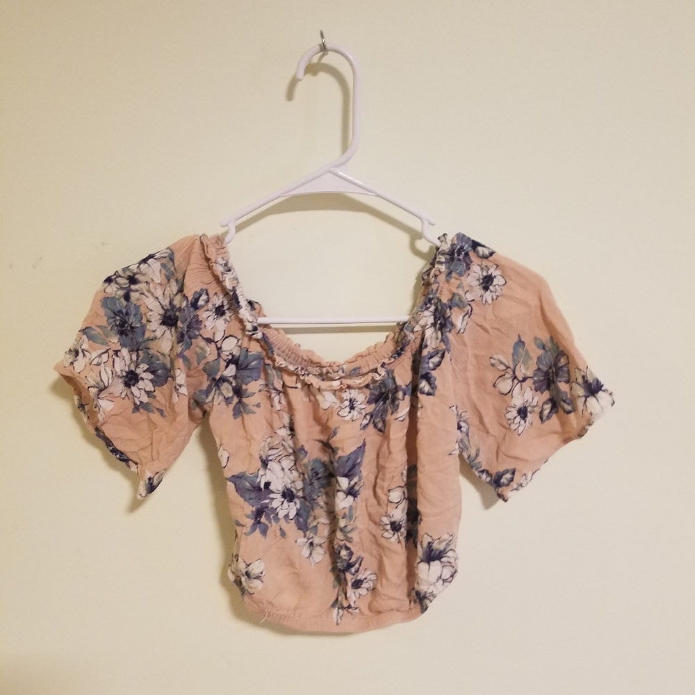 Off shoulder, crop top